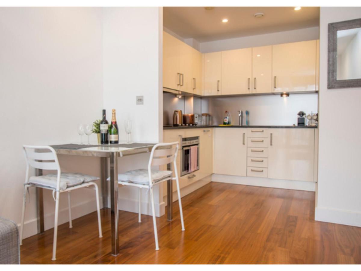 The Most Central Apartment In Cardiff Eksteriør bilde